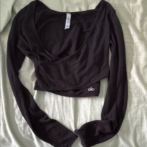 ALO Yoga Black Fitted Long Sleeve Crop top